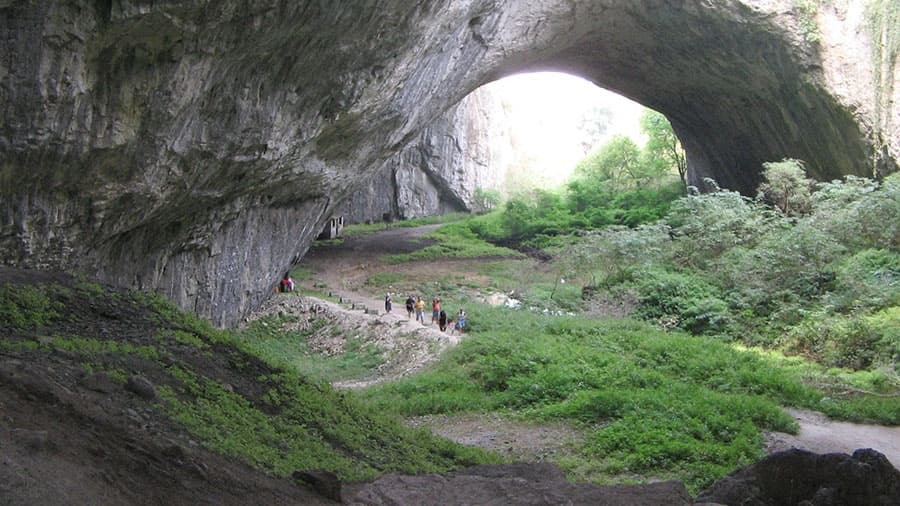 Деветашка пещера poster