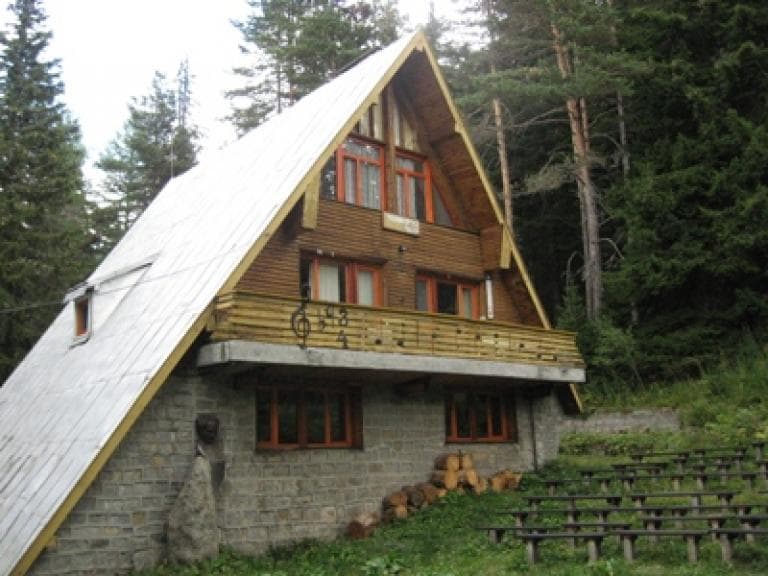 хижа Планинарска песен poster