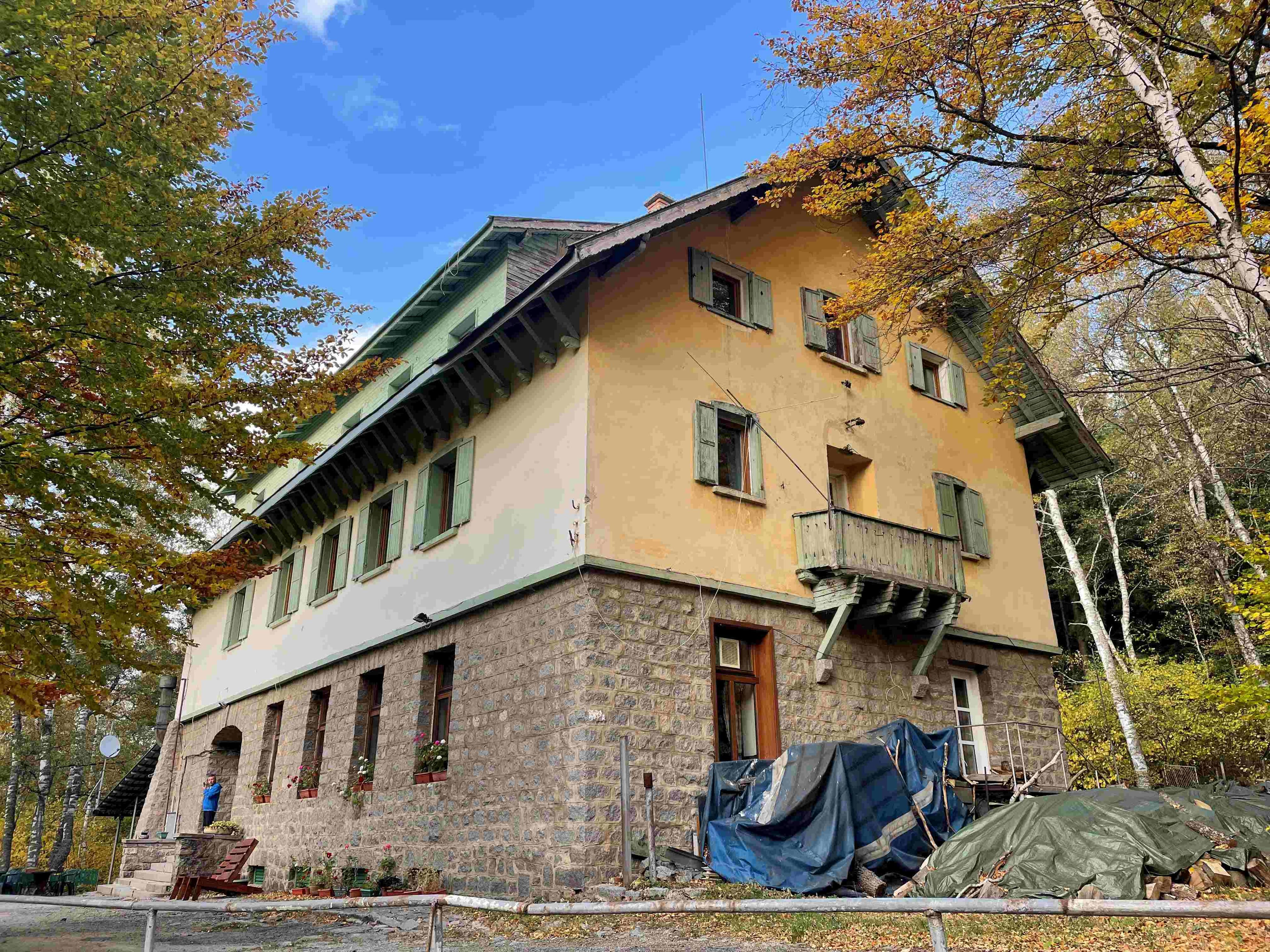 хижа Белите брези poster