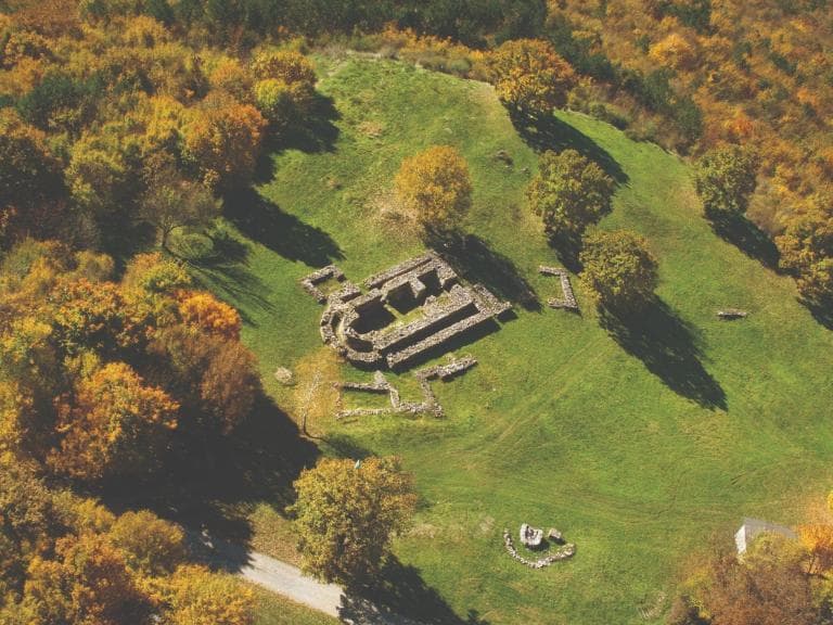 Ранновизантийска и средновековна крепост Хоталич poster